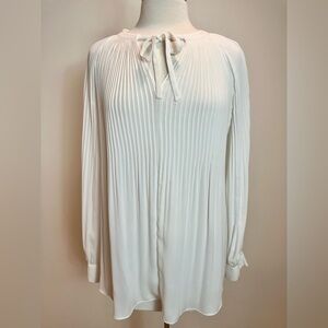 WHITE PLEATED BLOUSE